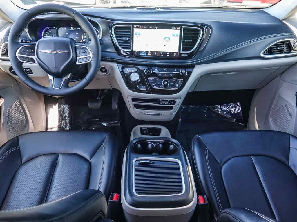 Thumbnail: 2024 Chrysler Pacifica - 11