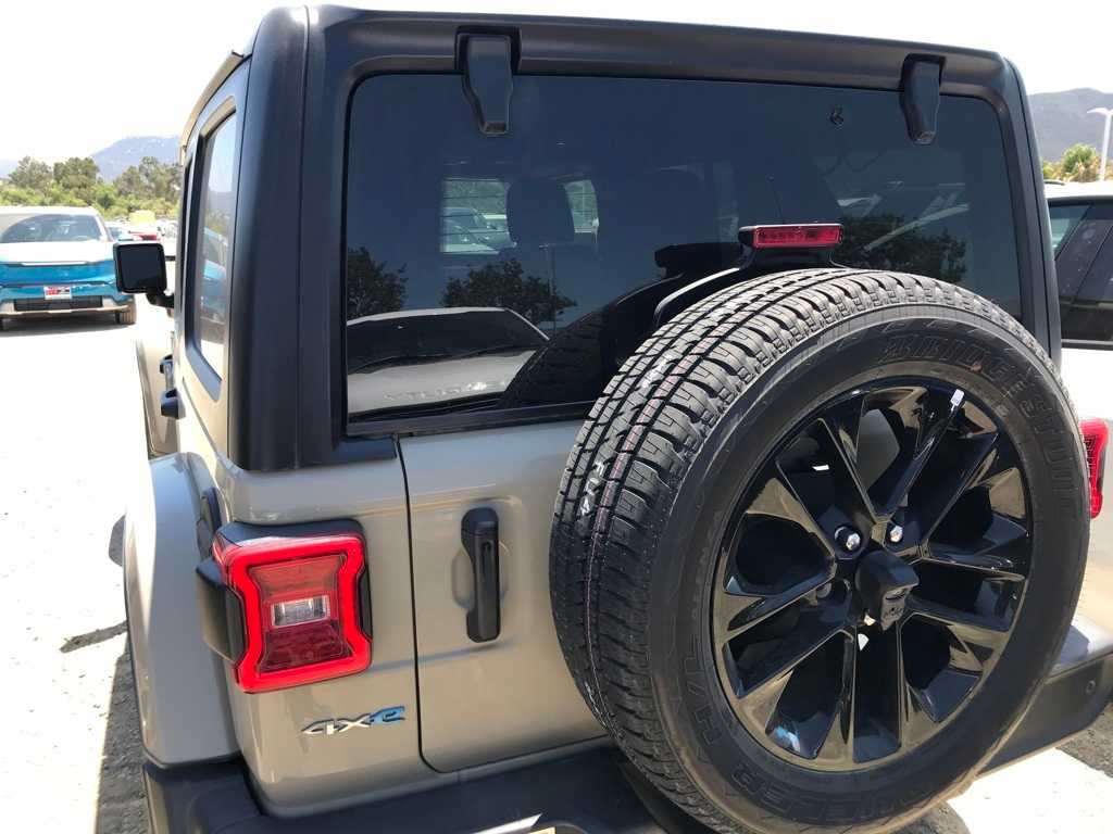 Thumbnail: 2022 Jeep Wrangler - 11
