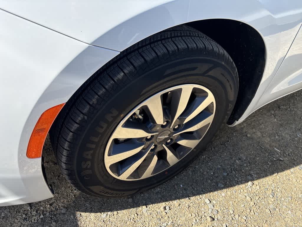 Thumbnail: 2024 Chrysler Pacifica - 2