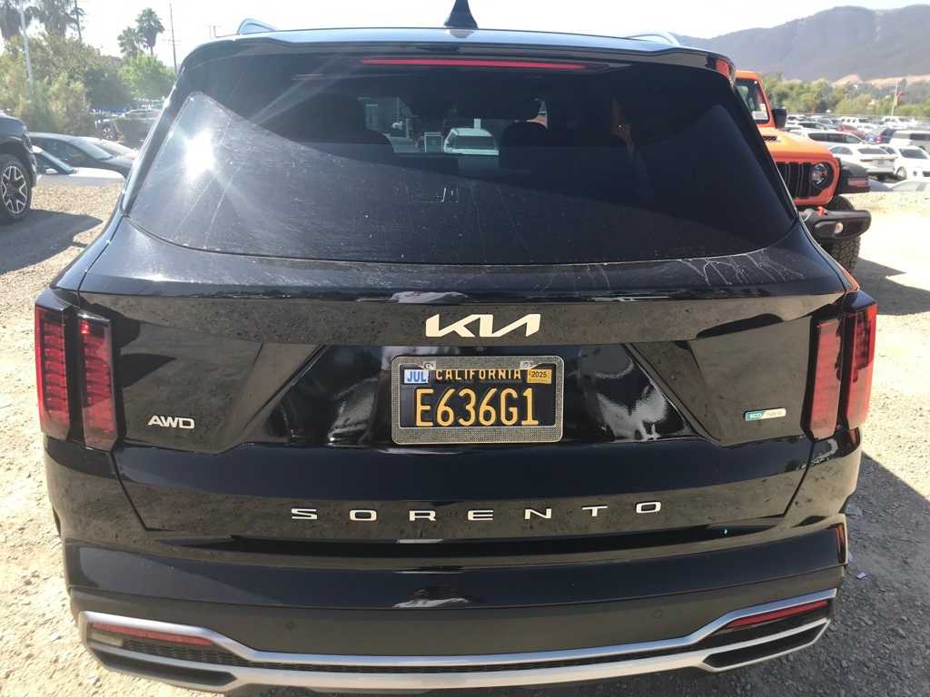 Thumbnail: 2022 Kia Sorento - 4