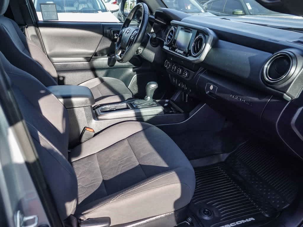 Thumbnail: 2019 Toyota Tacoma - 14