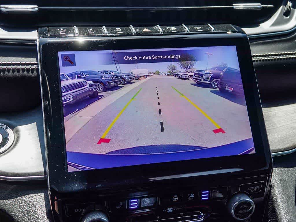 Thumbnail: 2022 Jeep Grand Cherokee - 22