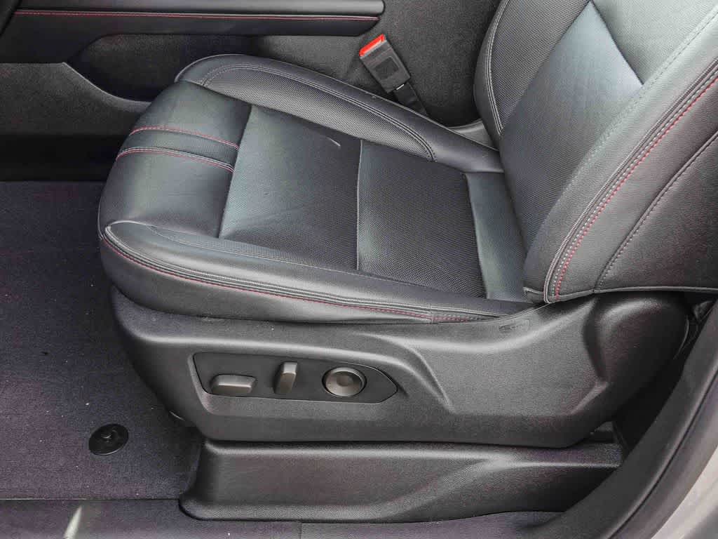 Thumbnail: 2023 Chevrolet Tahoe - 21