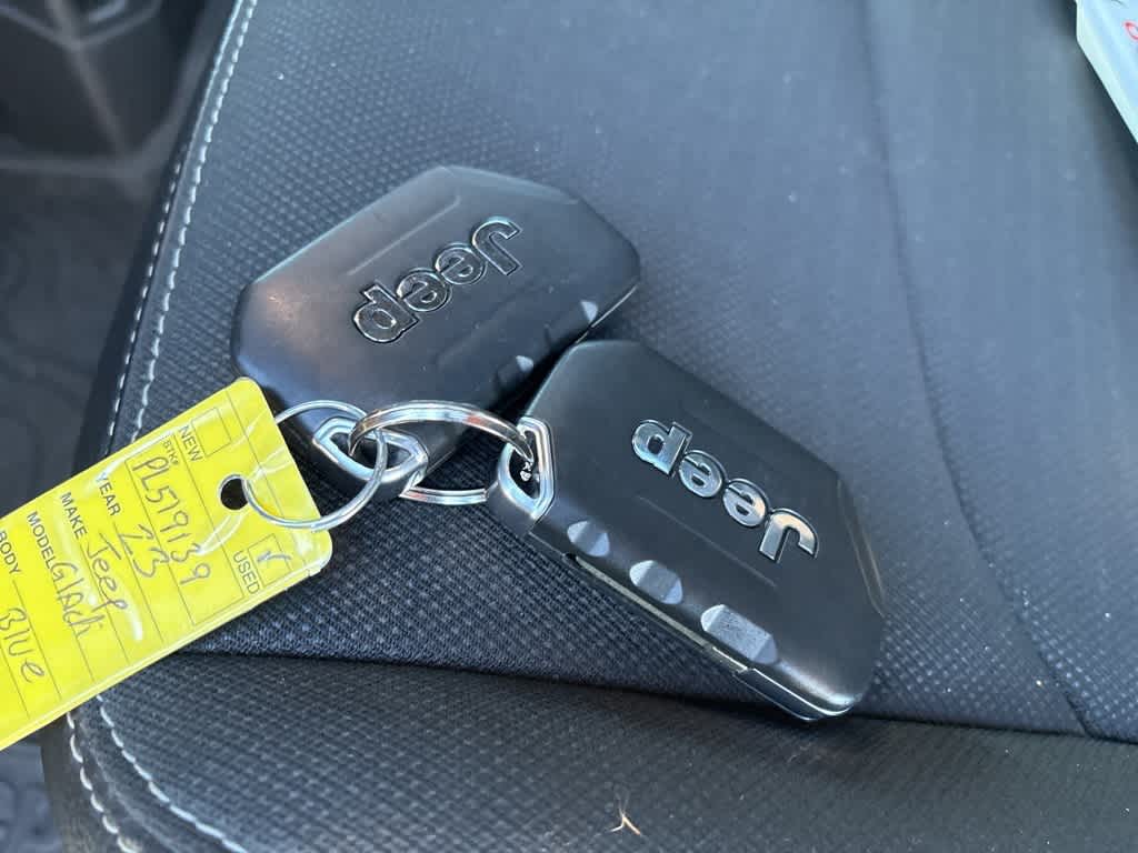 Thumbnail: 2023 Jeep Gladiator - 9