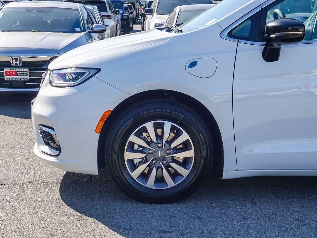 Thumbnail: 2024 Chrysler Pacifica - 9