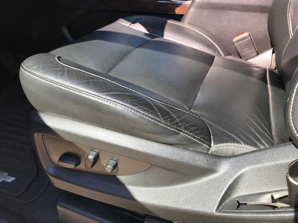 Thumbnail: 2019 Chevrolet Suburban - 11