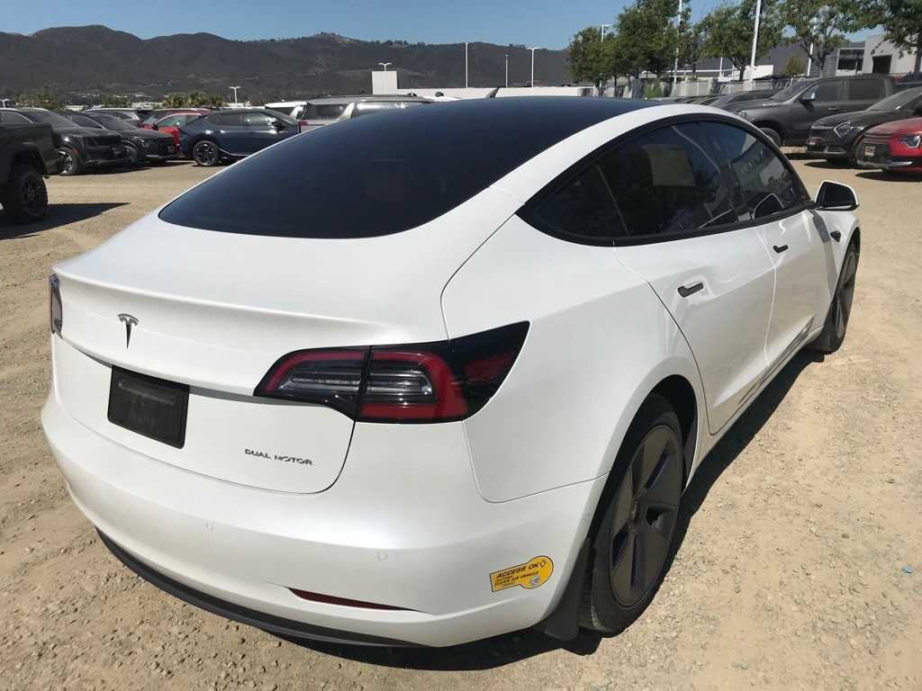Thumbnail: 2021 Tesla Model 3 - 4