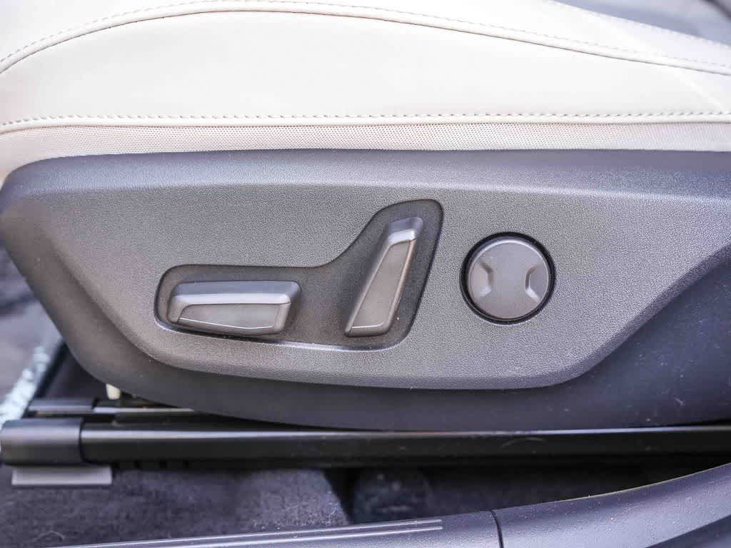 Thumbnail: 2023 Kia Niro - 20