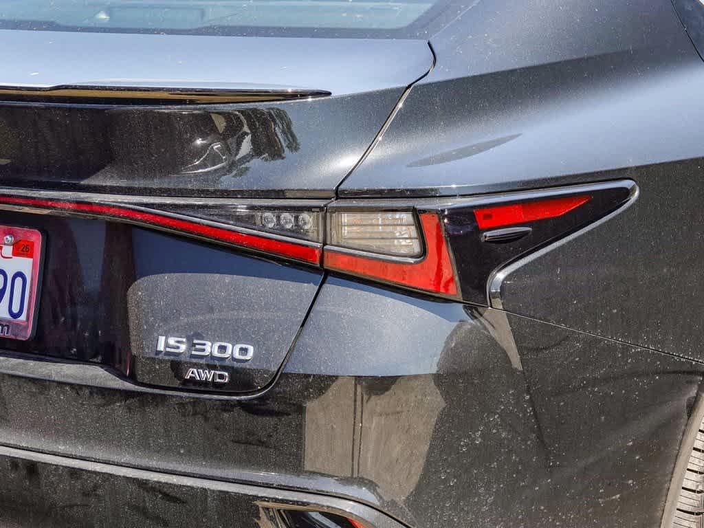 2025 Lexus IS 300 10