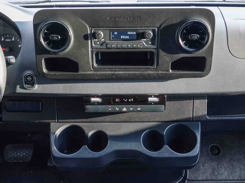 Thumbnail: 2020 Mercedes-Benz Sprinter - 12