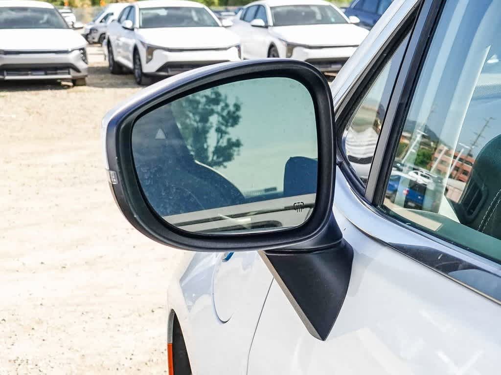 Thumbnail: 2023 Chrysler Pacifica - 20