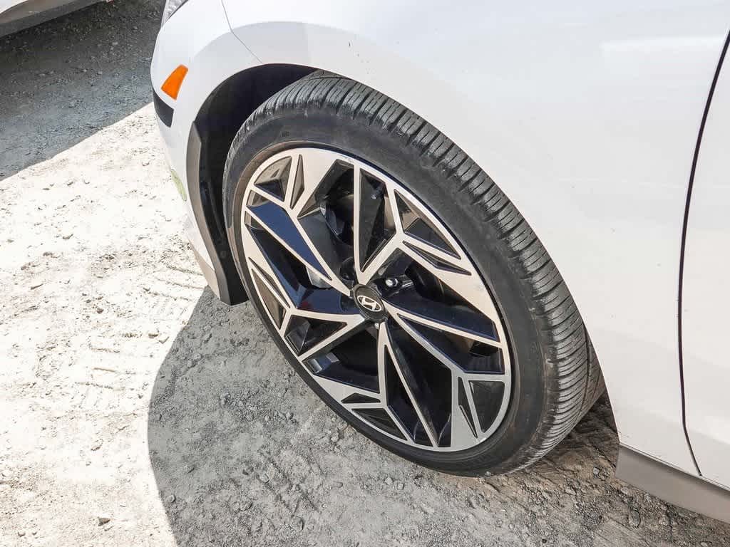 Thumbnail: 2023 Hyundai Ioniq 6 - 20