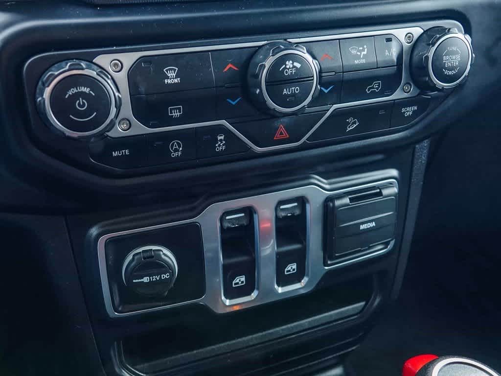 Thumbnail: 2021 Jeep Wrangler - 21