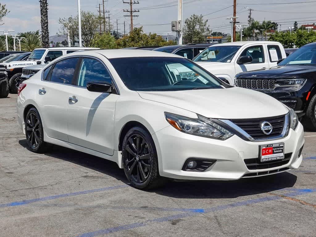 Thumbnail: 2017 Nissan Altima - 3