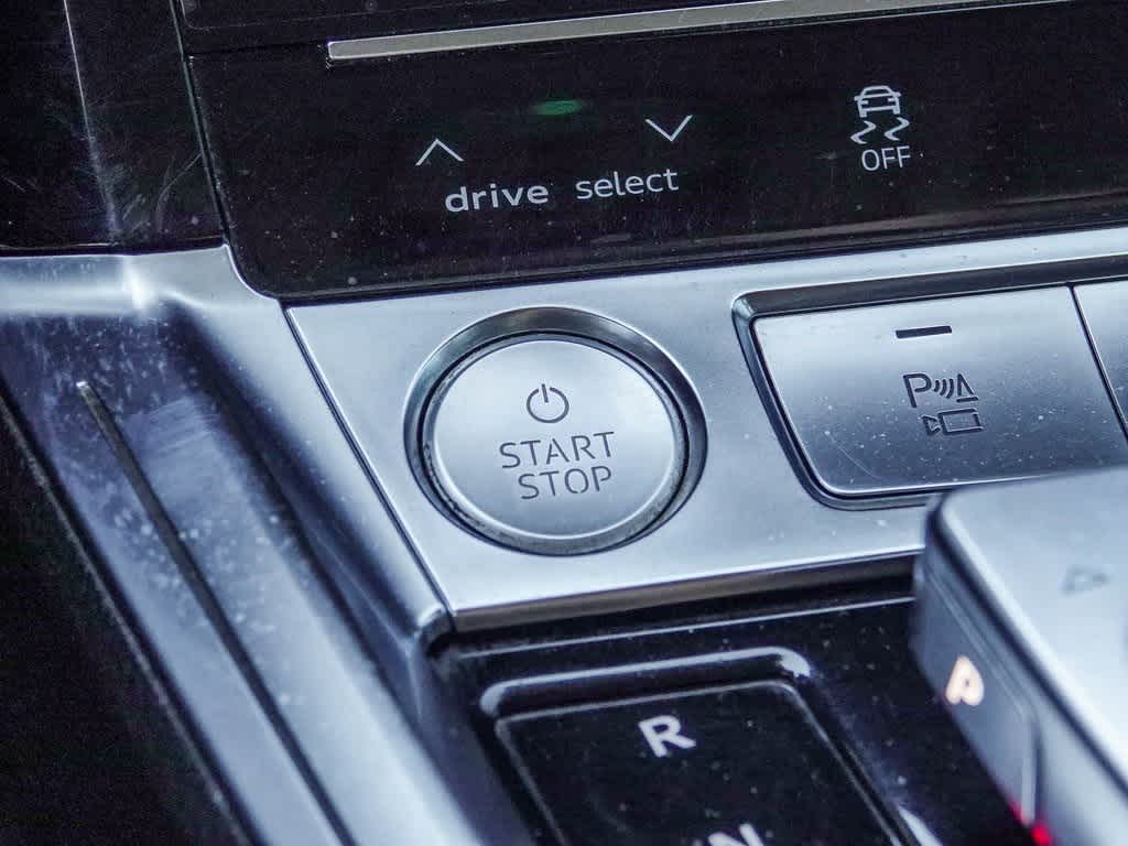 Thumbnail: 2019 Audi e-tron - 21