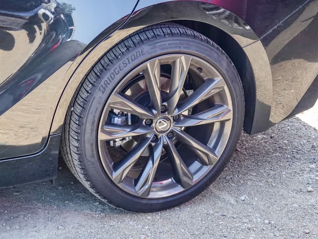2025 Lexus IS 300 17