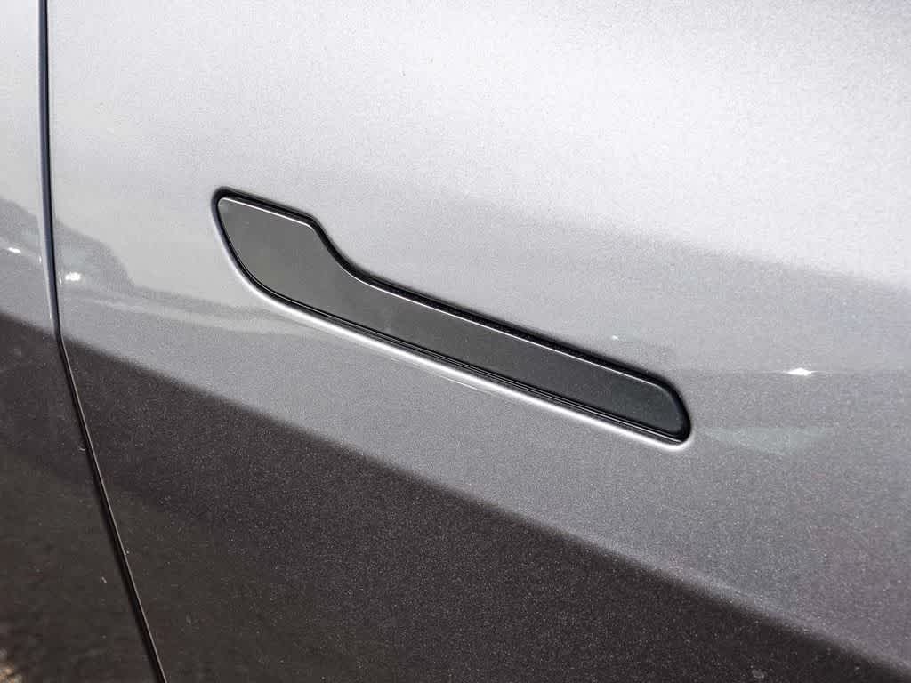 Thumbnail: 2024 Tesla Model Y - 8