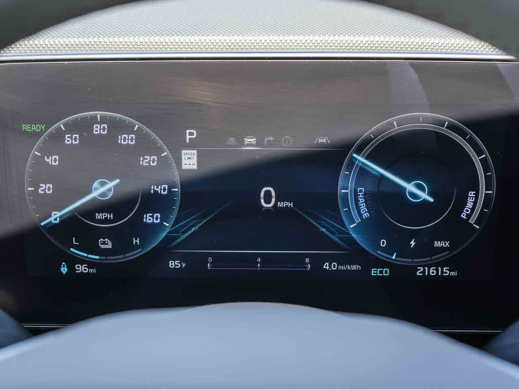 Thumbnail: 2023 Kia Niro - 22