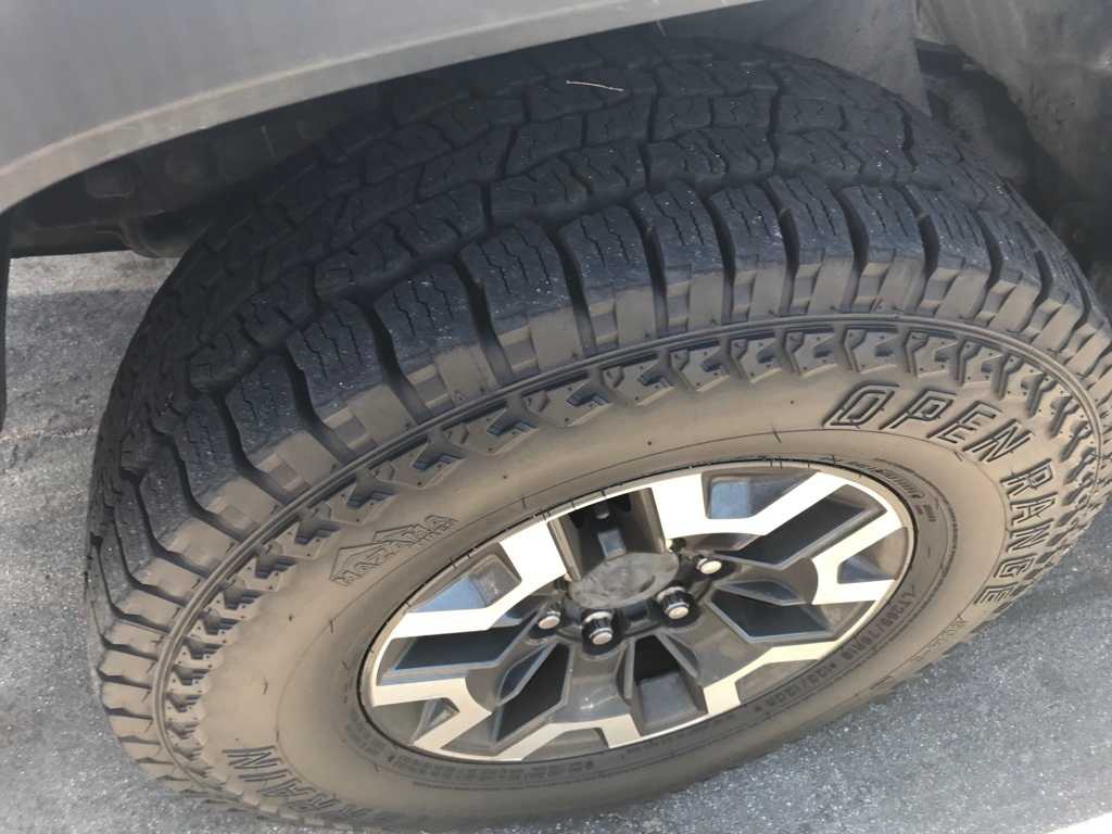 Thumbnail: 2017 Toyota Tacoma - 4