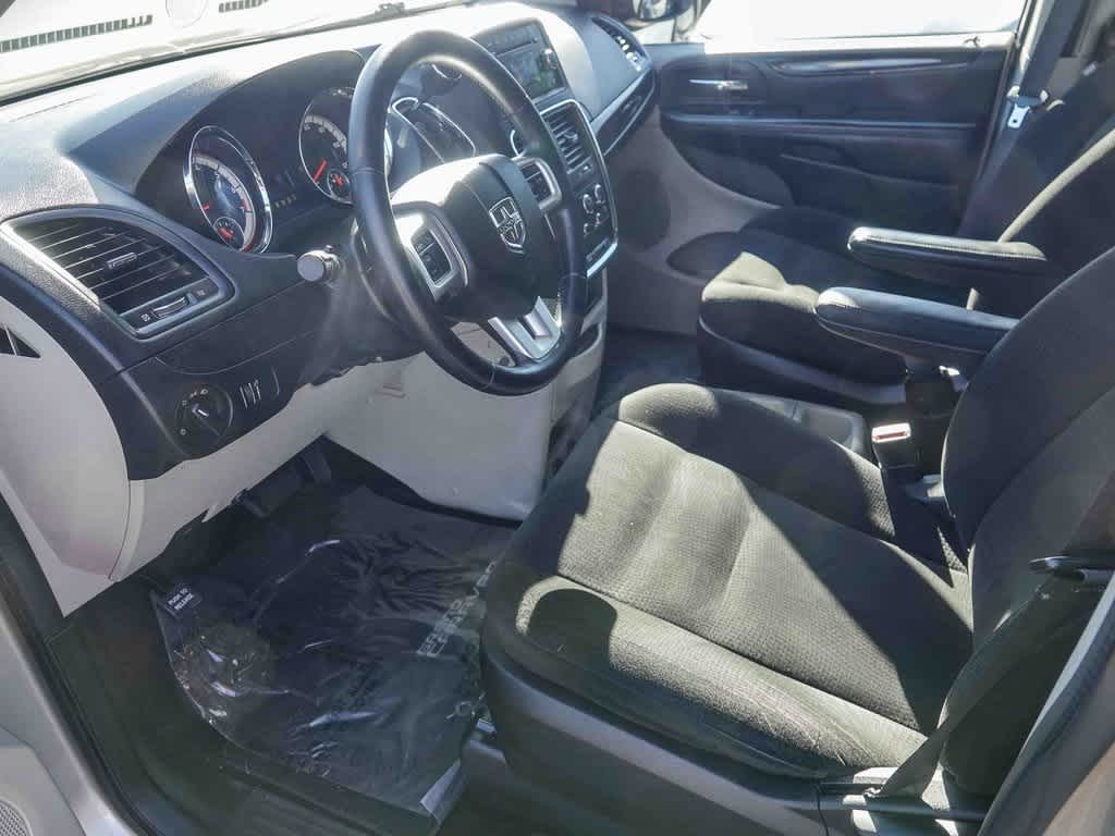 Thumbnail: 2015 Dodge Grand Caravan - 16