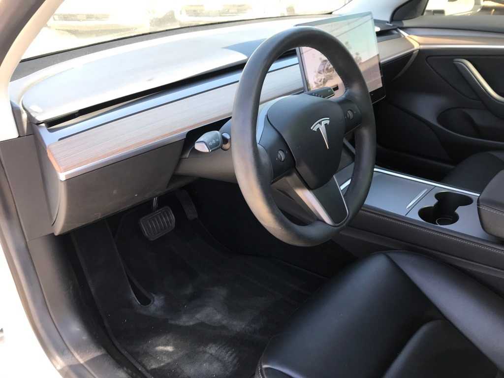 Thumbnail: 2021 Tesla Model 3 - 7