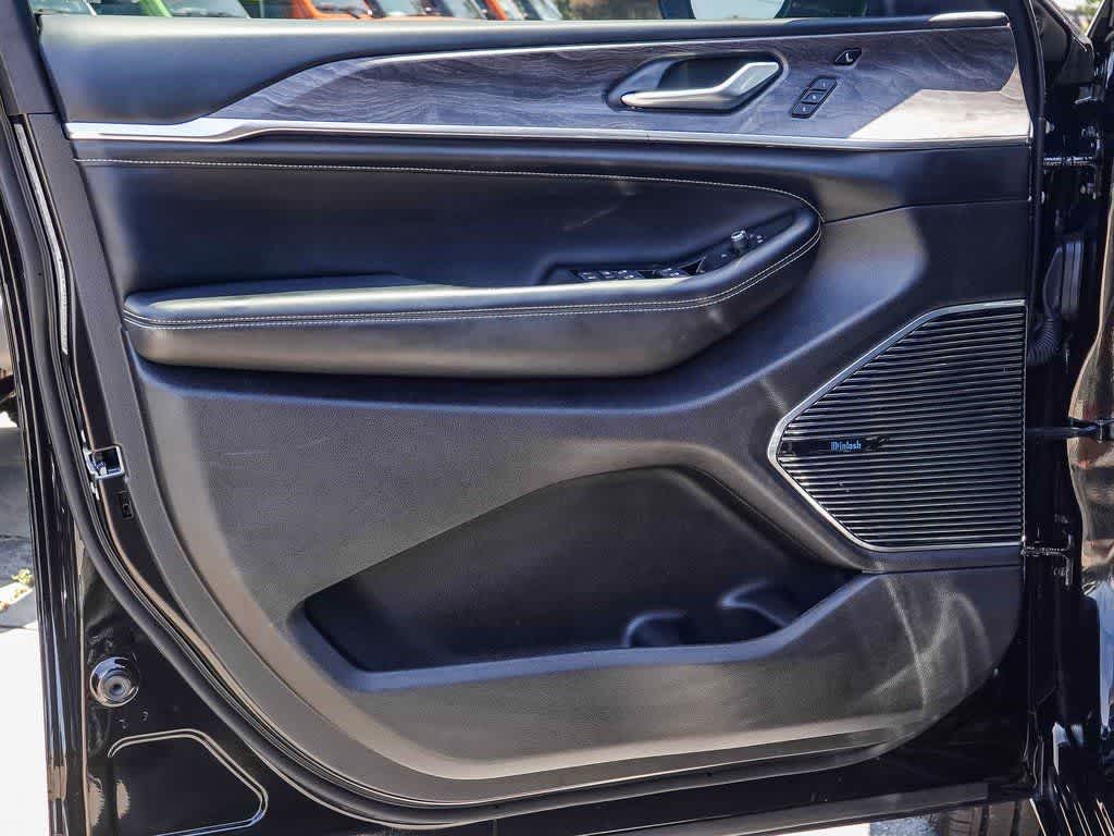 Thumbnail: 2022 Jeep Grand Cherokee - 18