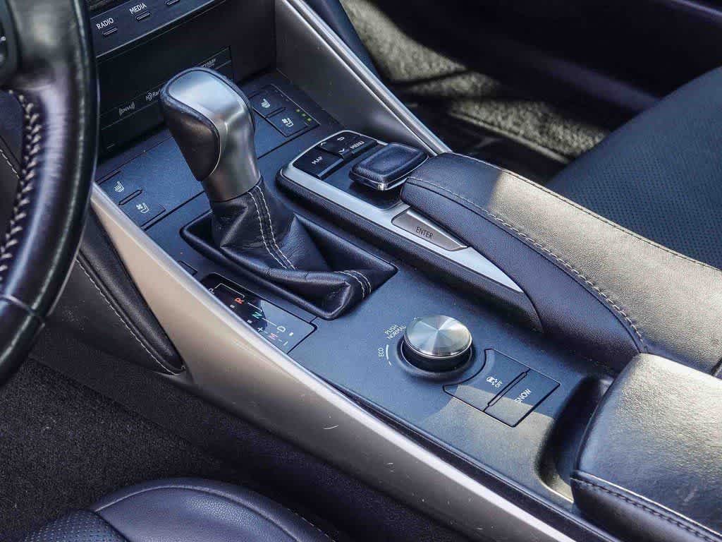 Thumbnail: 2018 Lexus IS - 18