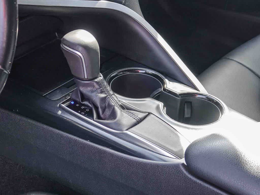 Thumbnail: 2019 Toyota Camry - 18