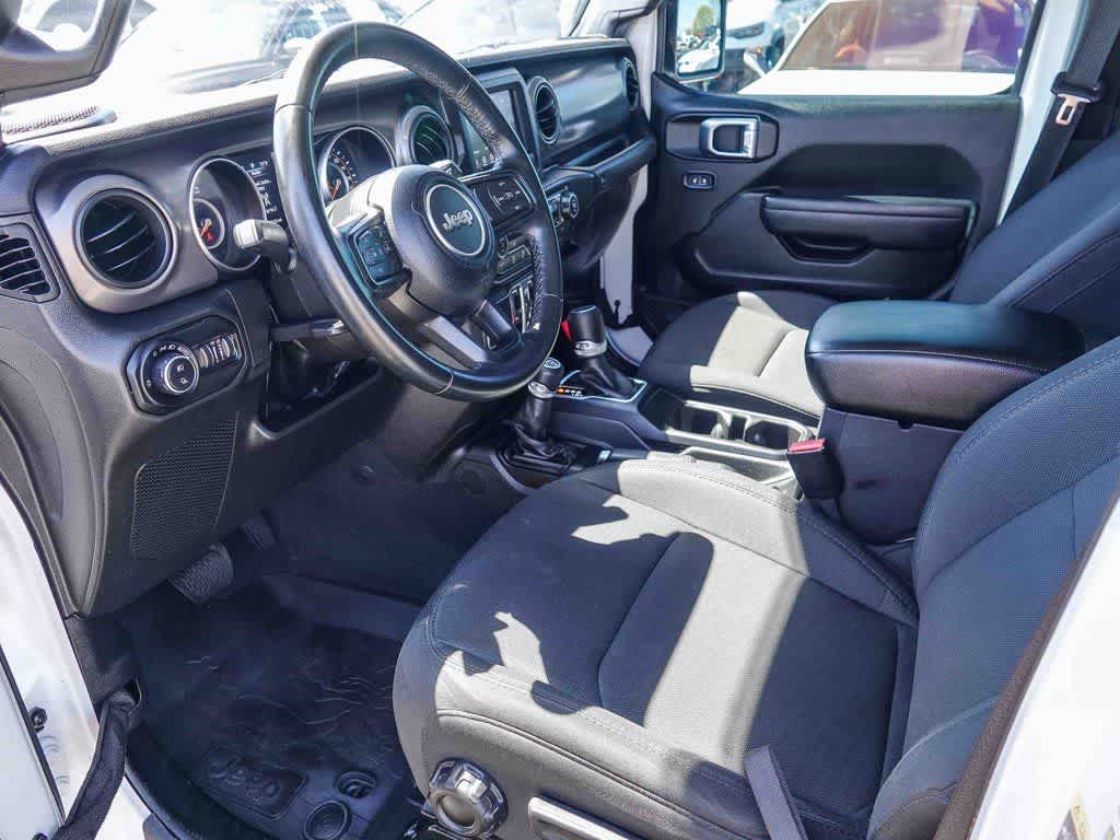 Thumbnail: 2022 Jeep Gladiator - 16