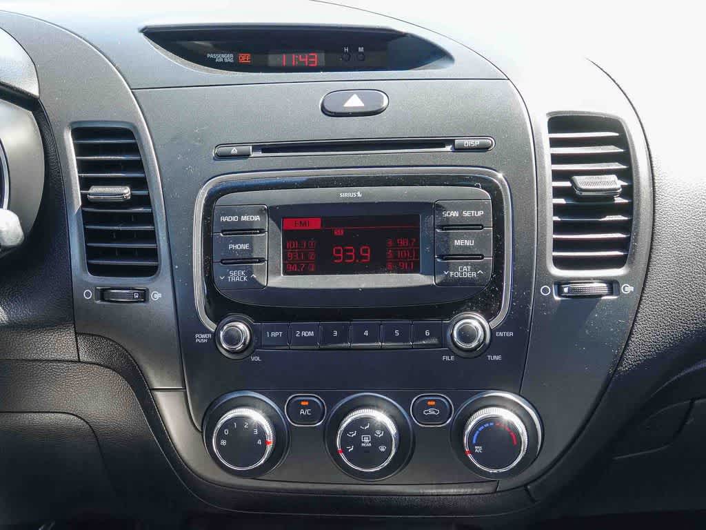 Thumbnail: 2017 Kia Forte - 12