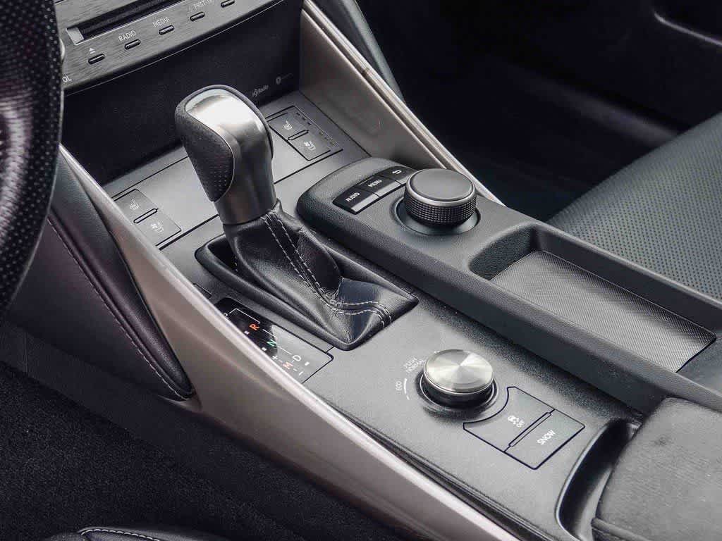 Thumbnail: 2019 Lexus IS - 18