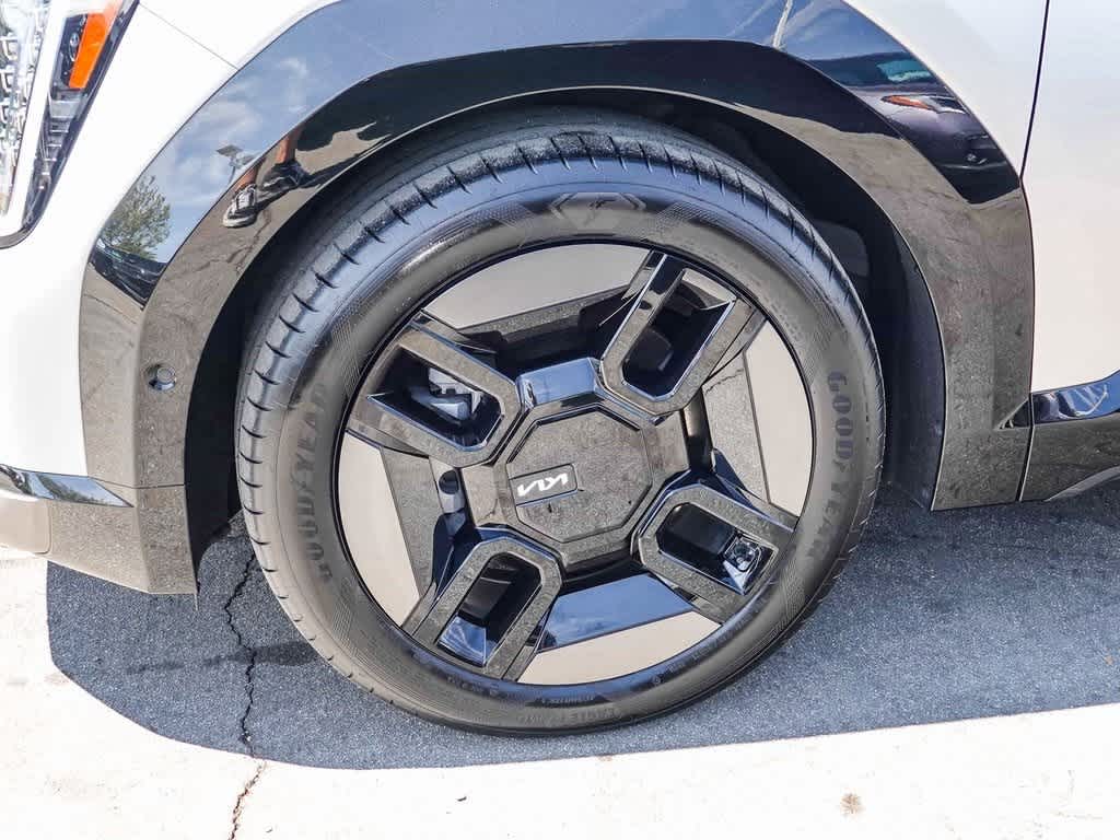 Thumbnail: 2024 Kia EV9 - 9