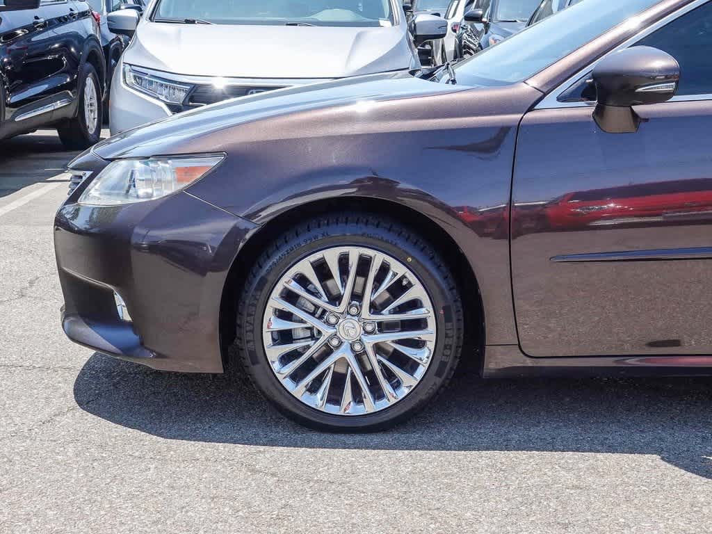 Thumbnail: 2013 Lexus ES - 9