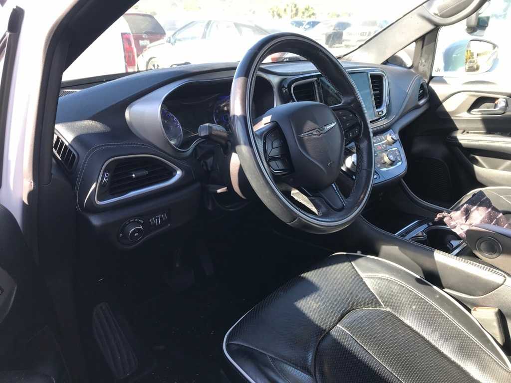 Thumbnail: 2021 Chrysler Pacifica - 6