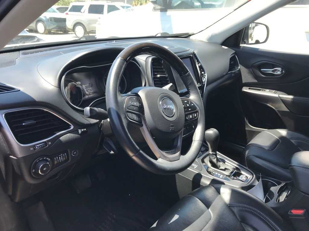 Thumbnail: 2019 Jeep Cherokee - 10