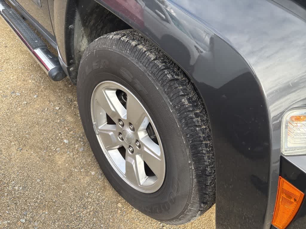 Thumbnail: 2011 Jeep Liberty - 3