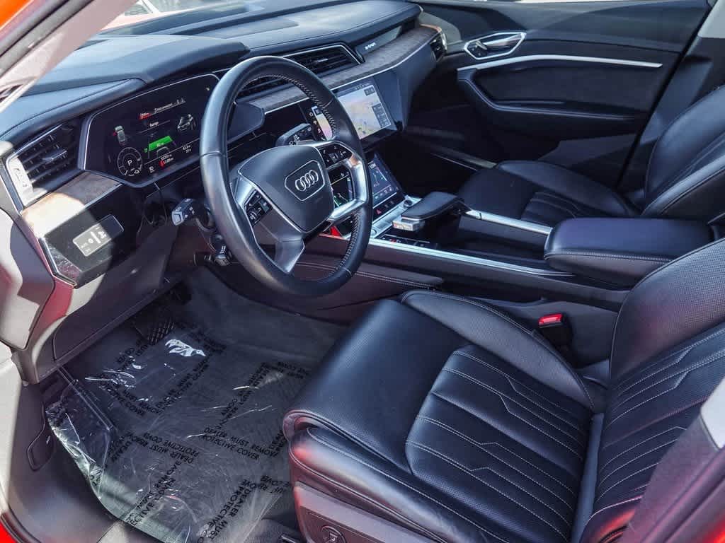 Thumbnail: 2019 Audi e-tron - 16