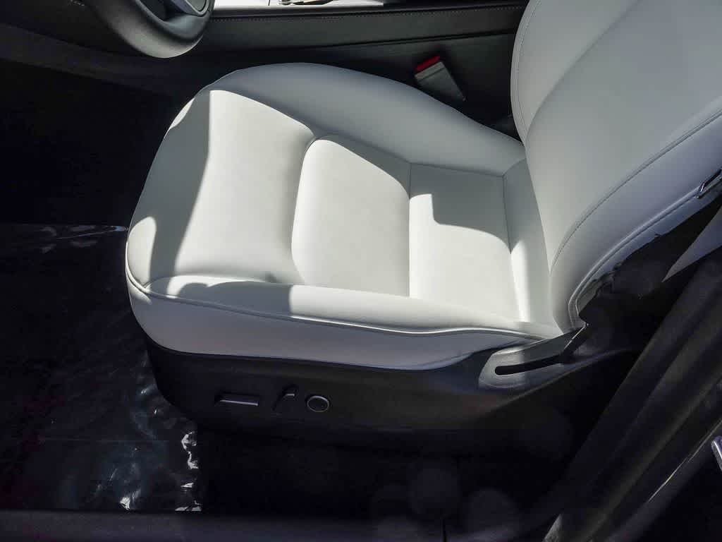 Thumbnail: 2022 Tesla Model Y - 19