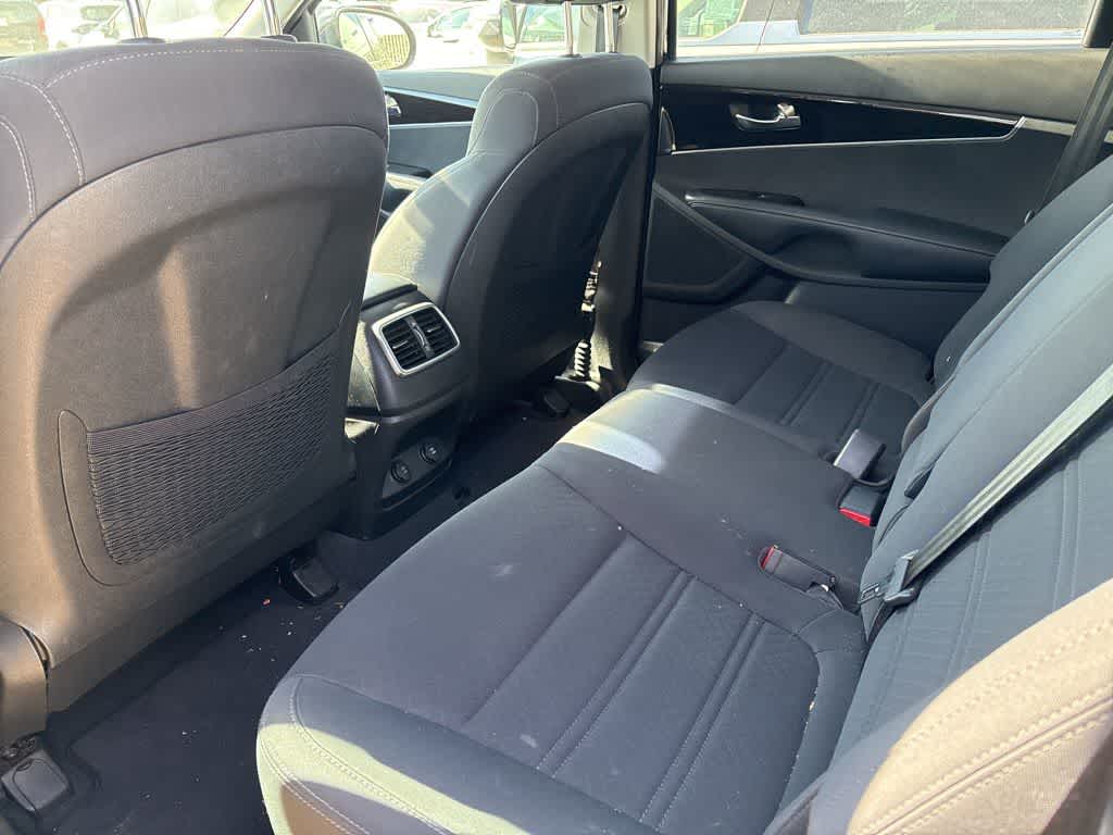 Thumbnail: 2019 Kia Sorento - 9