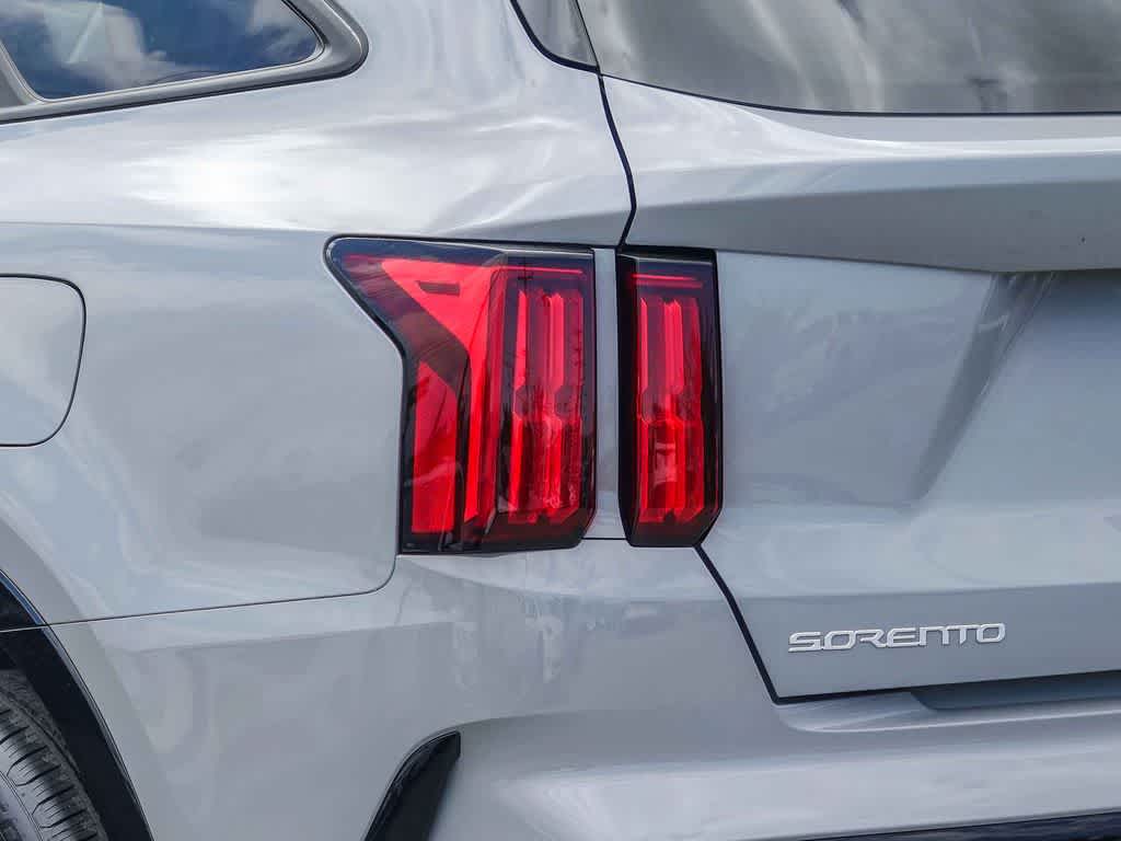 Thumbnail: 2023 Kia Sorento - 7