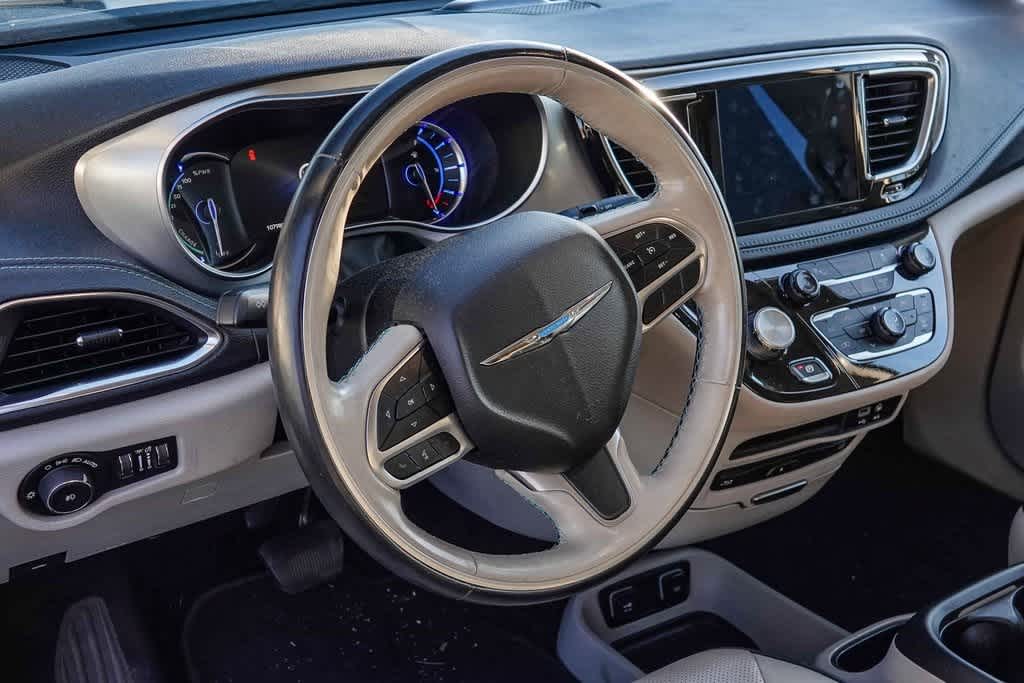 Thumbnail: 2019 Chrysler Pacifica - 21