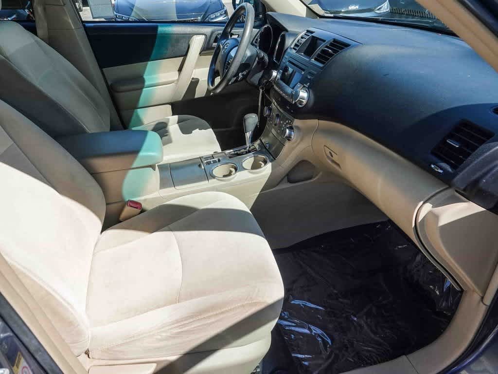 Thumbnail: 2011 Toyota Highlander - 15