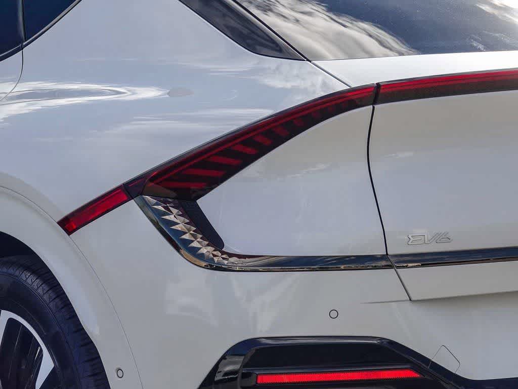 Thumbnail: 2022 Kia EV6 - 7