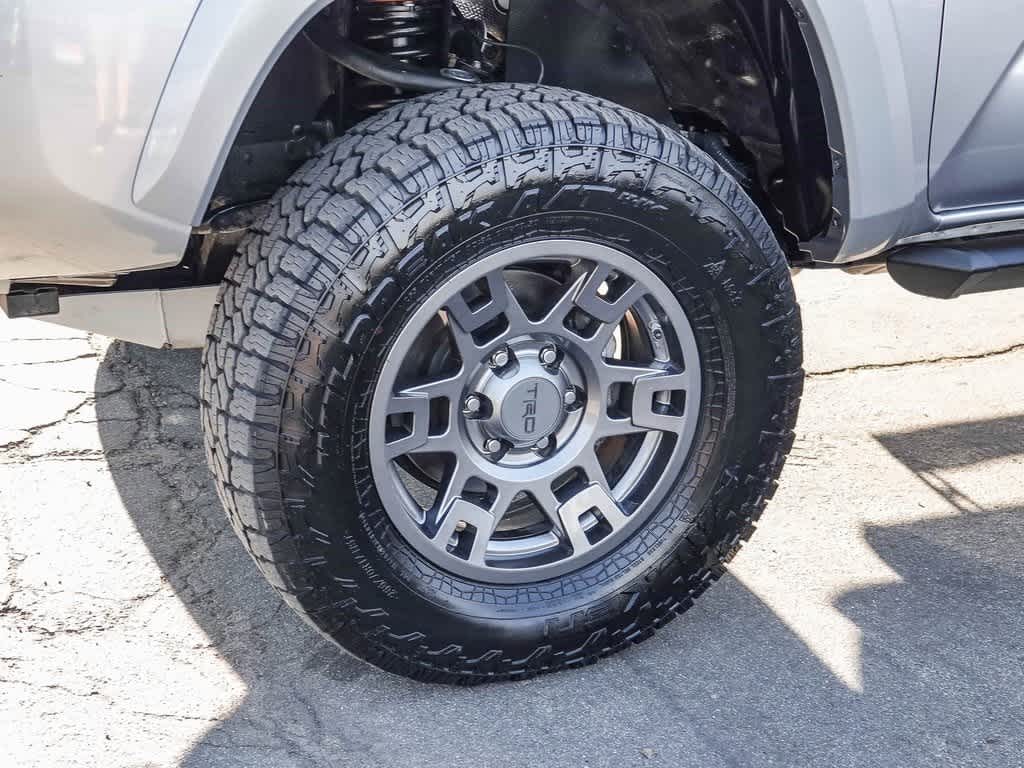 Thumbnail: 2019 Toyota Tacoma - 9