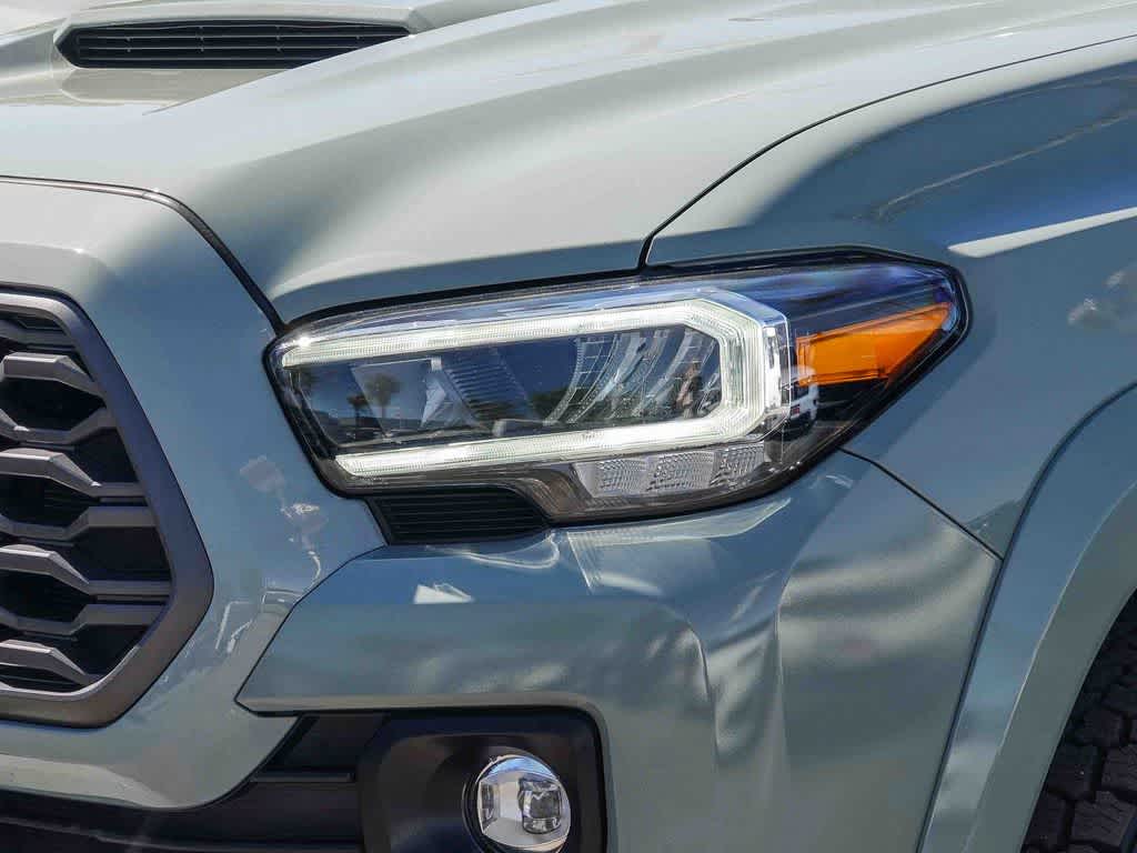 Thumbnail: 2022 Toyota Tacoma - 8