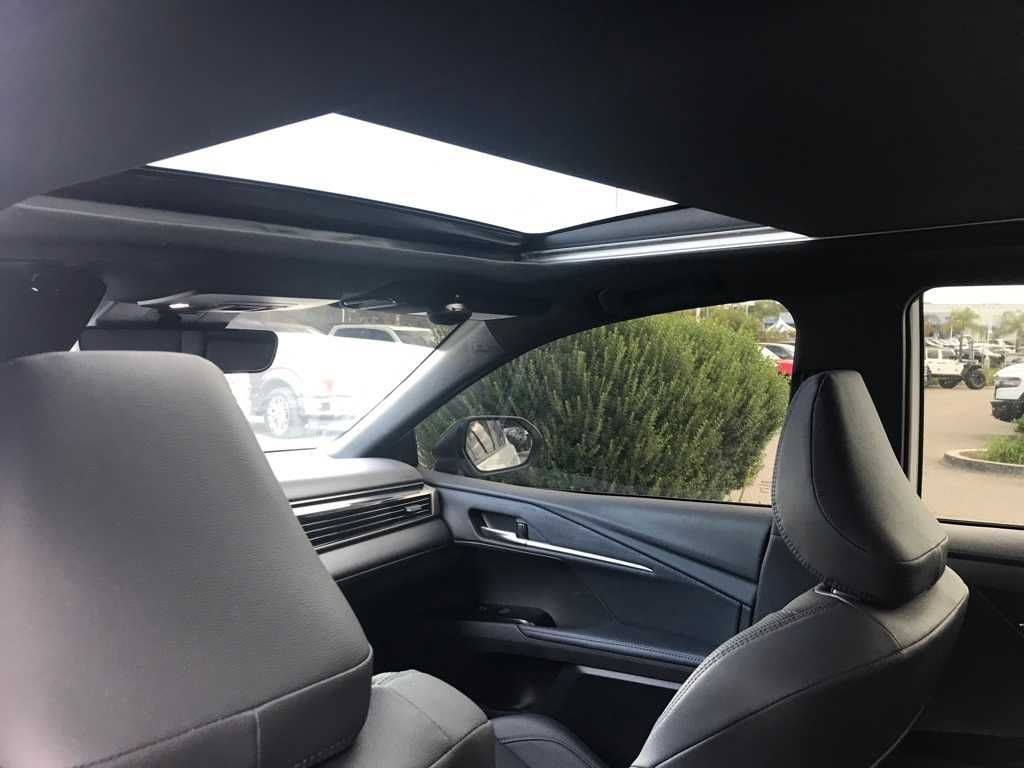 Thumbnail: 2025 Toyota Camry - 10