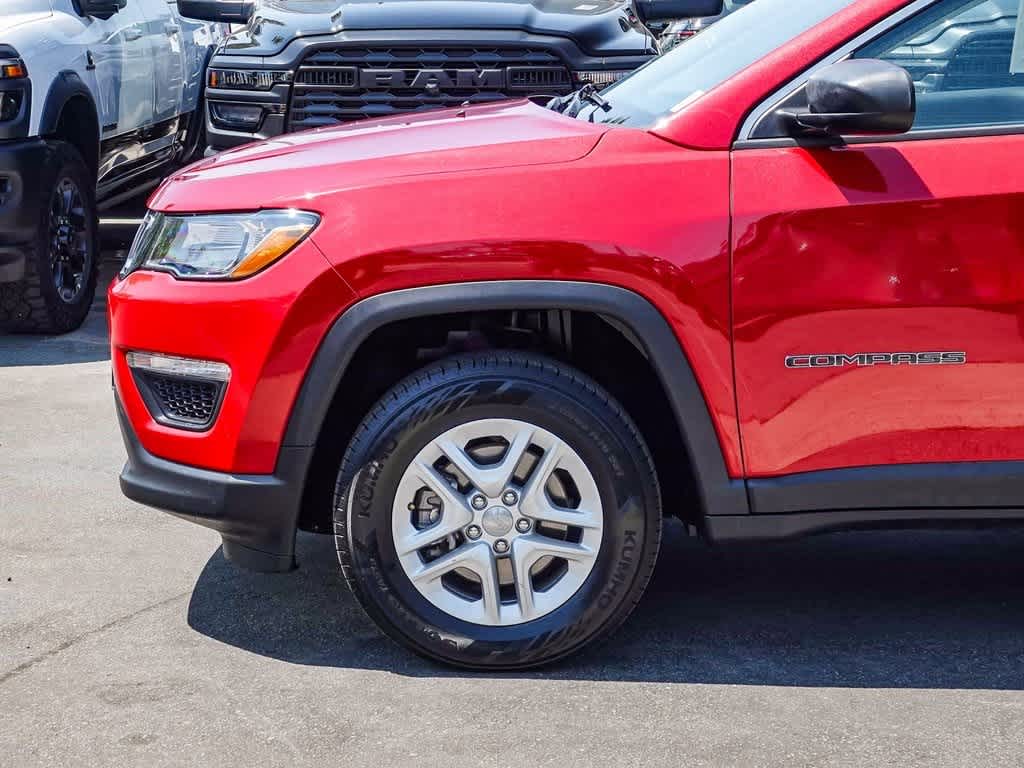 Thumbnail: 2019 Jeep Compass - 9
