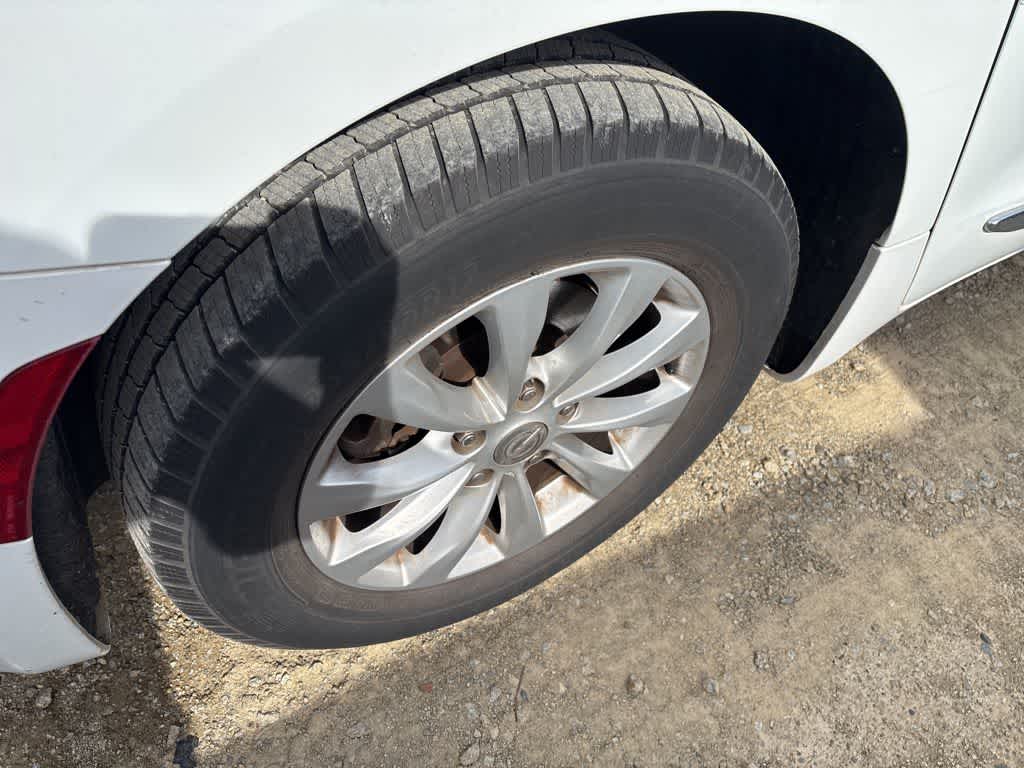 Thumbnail: 2017 Chrysler Pacifica - 10