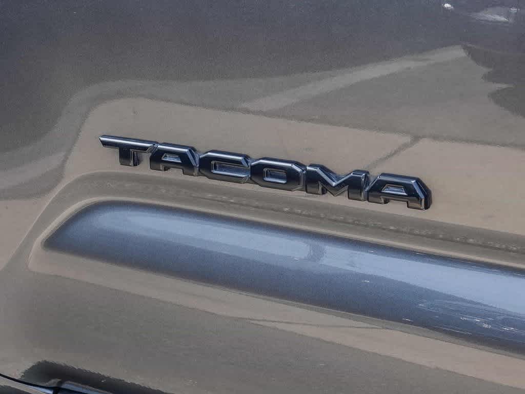 Thumbnail: 2019 Toyota Tacoma - 10