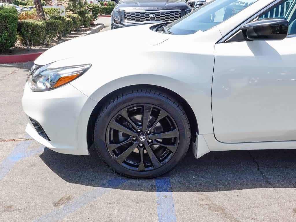 Thumbnail: 2017 Nissan Altima - 9